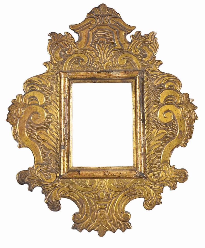 Piccola cornice intagliata e dorata, XVIII secolo  - Auction Antique Frames from 16th to 19th century - Cambi Casa d'Aste