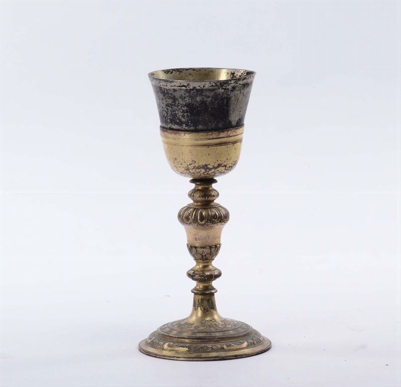 Calice in rame sbalzato, XVII secolo  - Asta Arredi e Oggetti d'Arte da Importanti Collezioni Private - Cambi Casa d'Aste