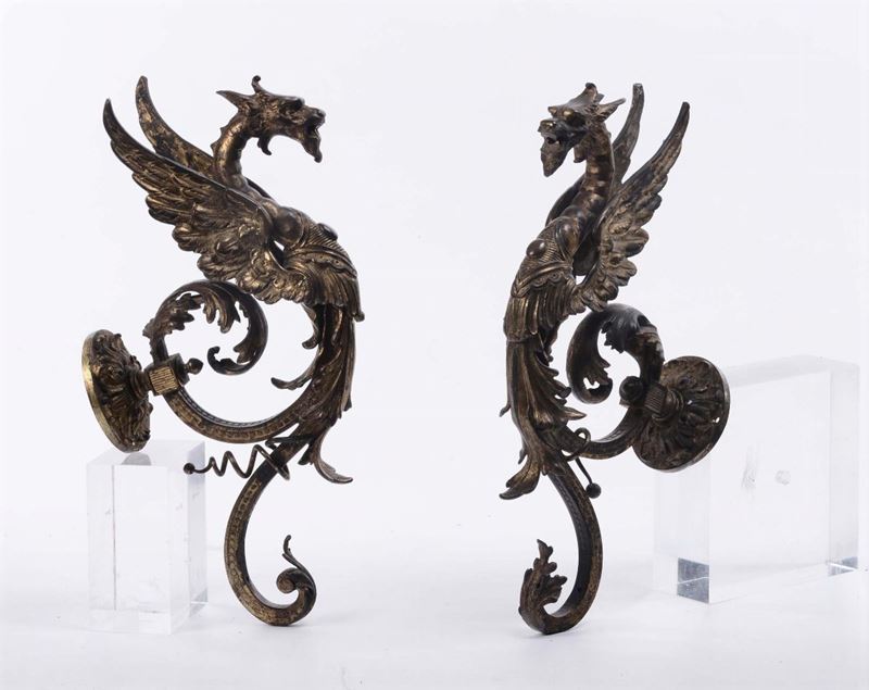 Coppia di appliques in bronzo dorato con draghi, XIX secolo  - Auction Furnishings and Works of Art from Important Private Collections - Cambi Casa d'Aste