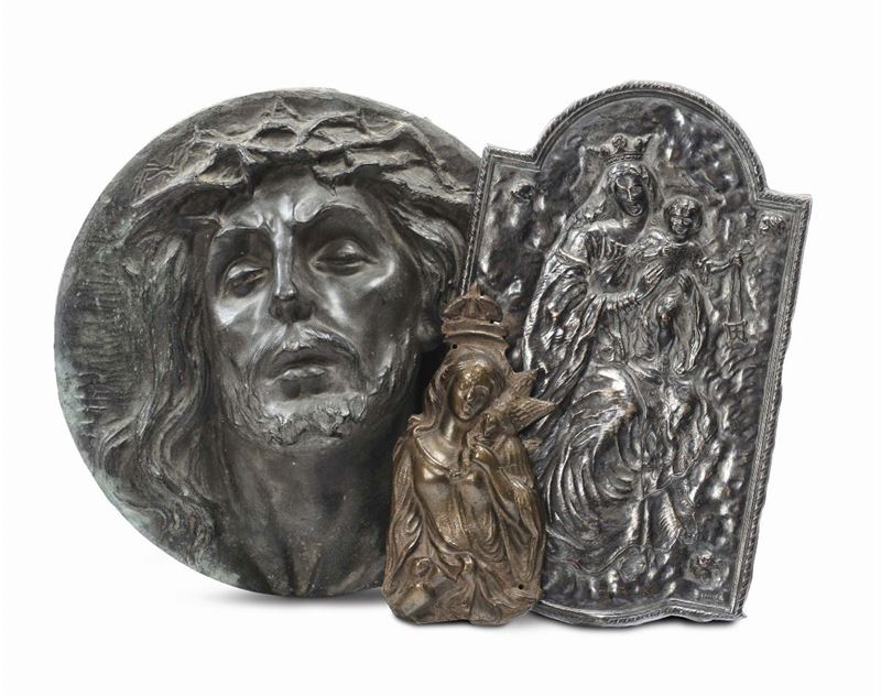 Placca in rame sbalzato e argentato con Madonna con Bambino, XVIII secolo  - Asta Arredi e Oggetti d'Arte da Importanti Collezioni Private - Cambi Casa d'Aste