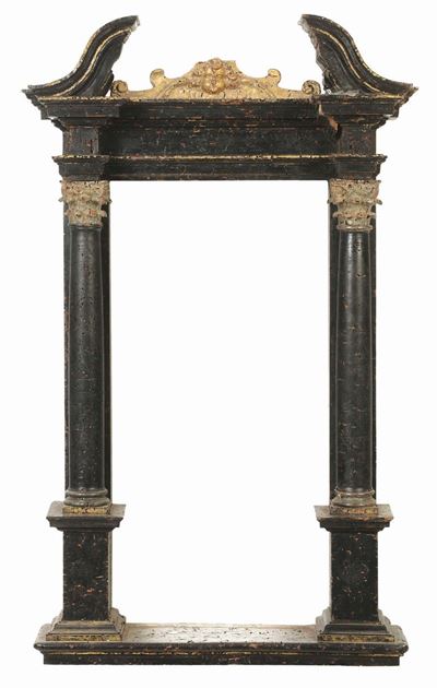 Anconetta Architettonica Intagliata e Laccata, XVII Secolo