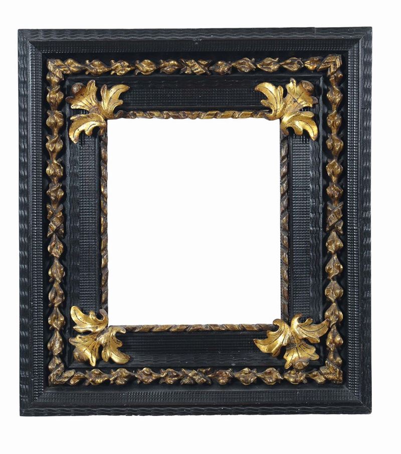 Cornice guillochè con elementi dorati, XVII secolo  - Auction Antique Frames from 16th to 19th century - Cambi Casa d'Aste