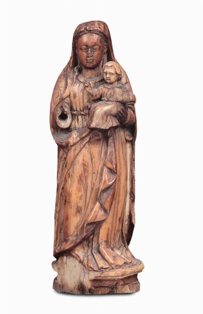 Piccola Scultura in Avorio Raffigurante Madonna con Bambino, XV-XVI Secolo