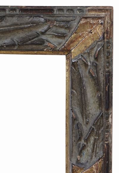 Cornice Intagliata e Laccata a Fondo Verde, XVII Secolo