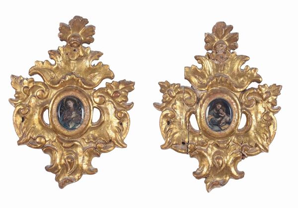 Coppia di cornicette intagliate e dorate, XVIII secolo