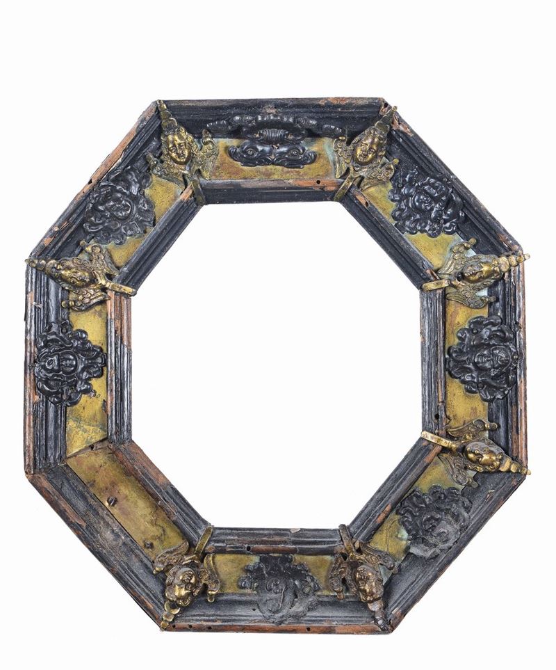 Piccola cornice a cassetta ottagonale ebanizzata, XVII secolo  - Auction Antique Frames from 16th to 19th century - Cambi Casa d'Aste