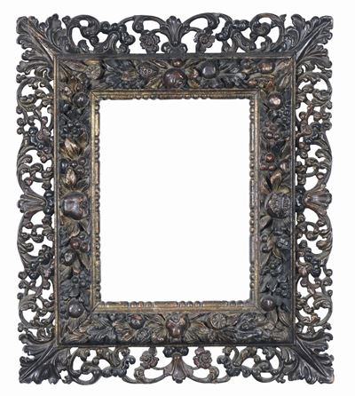 Cornice Riccamente Intagliata, Laccata e Dorata, XVII Secolo