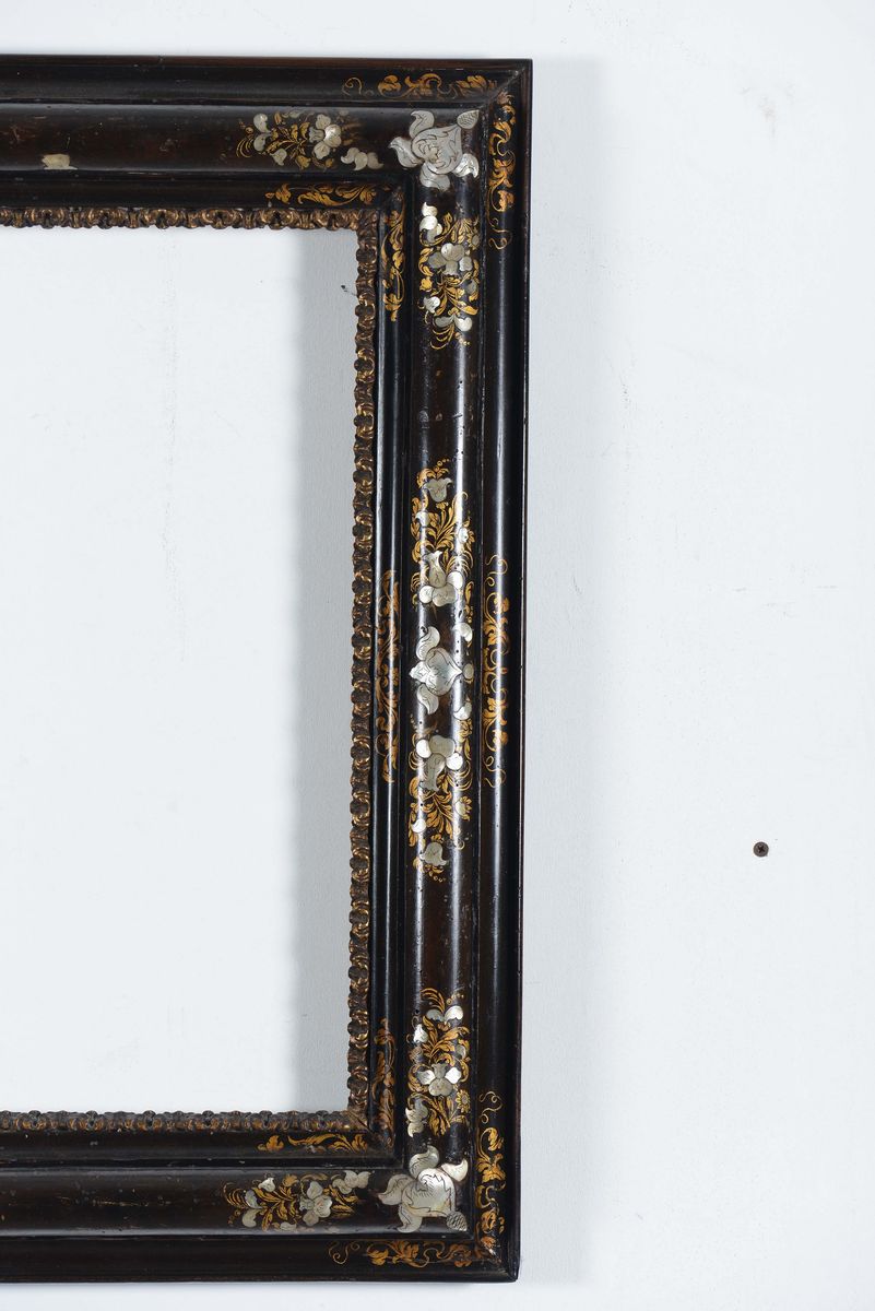 Cornice con Intarsi in Madreperla e Decori Dorati, Venezia XVIII Secolo