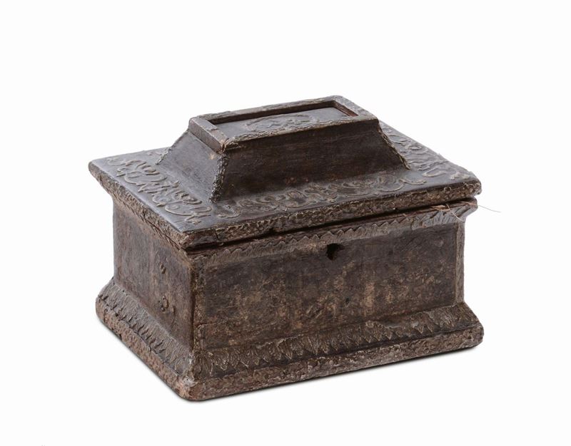 Cofanetto con decoro in pastiglia su fondo oro, XV/XVI  - Asta Arredi e Oggetti d'Arte da Importanti Collezioni Private - Cambi Casa d'Aste