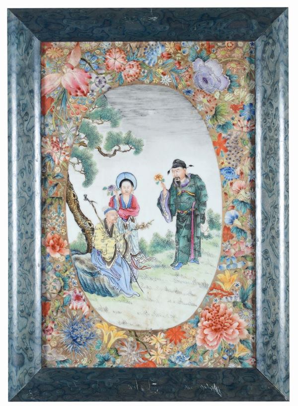 Coppia di placche in porcellana  dipinta a mille flor  a riserve con figure orientali, Cina Repubblica, XX secolo
