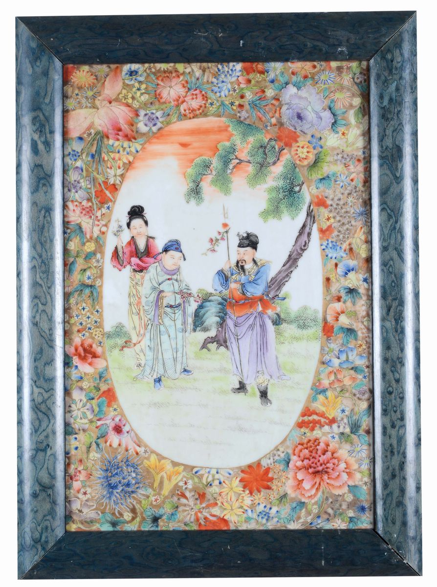 Coppia di Placche in Porcellana Dipinta a Mille Flor a Riserve con Figure Orientali, Cina Repubbl...