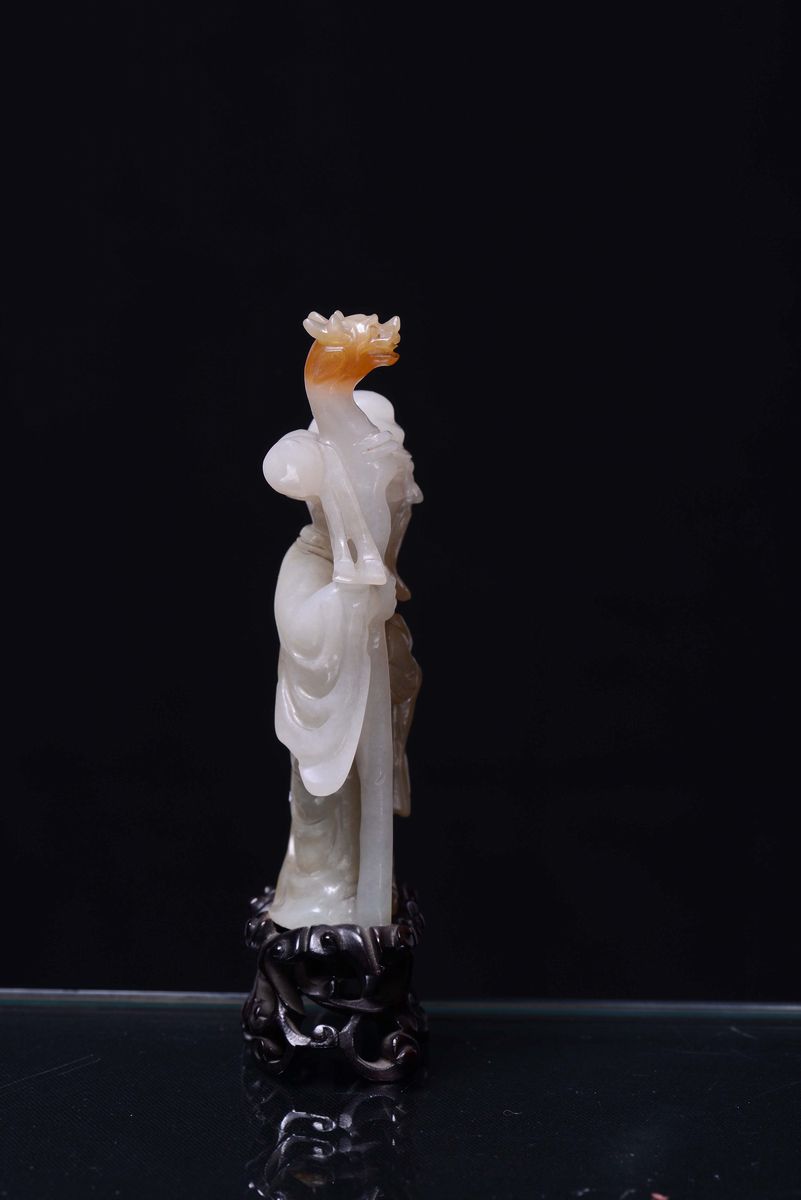 Figura di Saggio con Bastone in Giada Bianca e Russet, Cina, Dinastia Qing, XIX Secolo