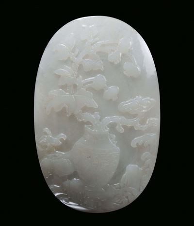 Placca in Giada Bianca Decorata con Vaso di Fiori, Cina, Dinastia Qing, XVIII Secolo