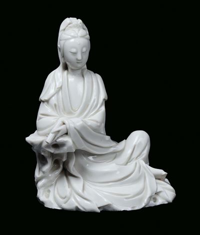 Guanyin in Porcellana Blanc De Chine Dehua, Cina, Inizio del XVIII Secolo