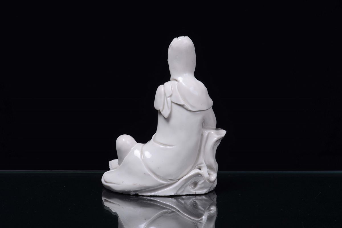 Guanyin in Porcellana Blanc De Chine Dehua, Cina, Dinastia Qing, Inizio del XVIII Secolo