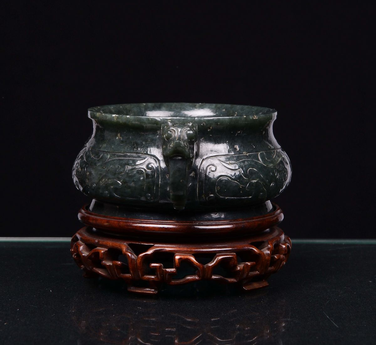 Incensiere in Giada Spinacio di Forma Arcaica, Cina, Dinastia Qing, XIX Secolo