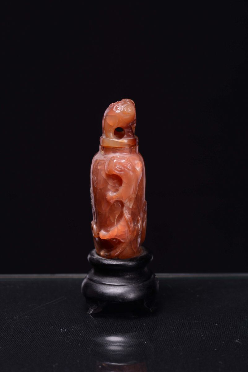 Vasetto in Corniola con Cane di Pho, Cina, Dinastia Qing, XIX Secolo