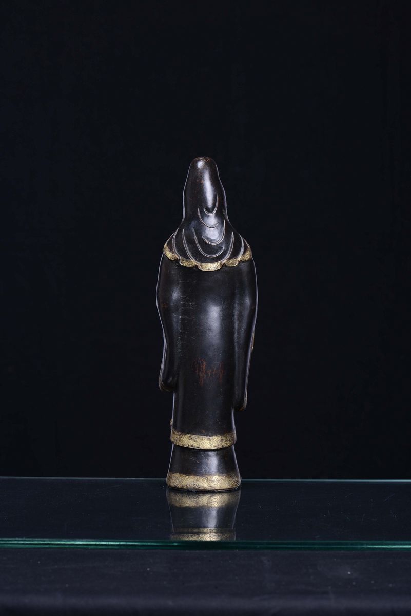 Figura di Guanyin in Rame Sbalzato e Dorato Cina, Dinastia Qing, XIX Secolo