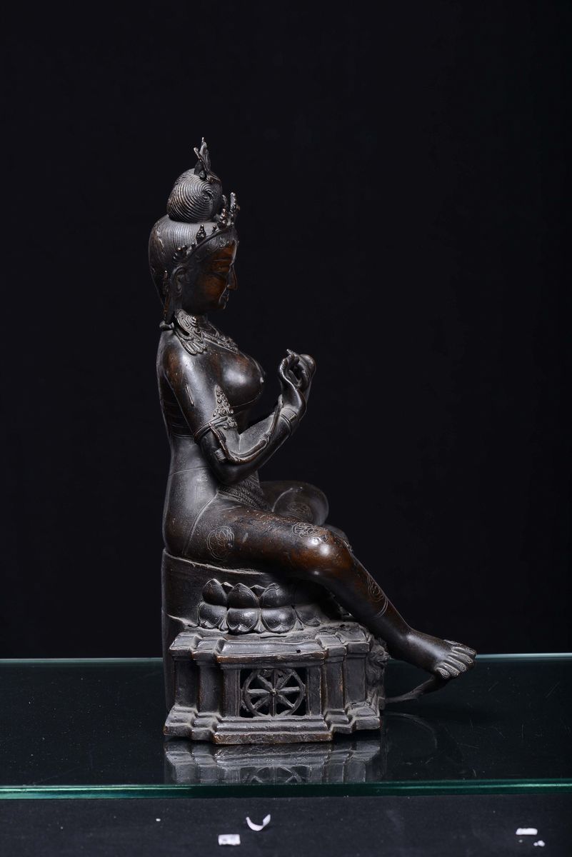 Bodhisattva in Bronzo a Patina Scura, Sud-est Asiatico, Primo Quarto XIX Secolo