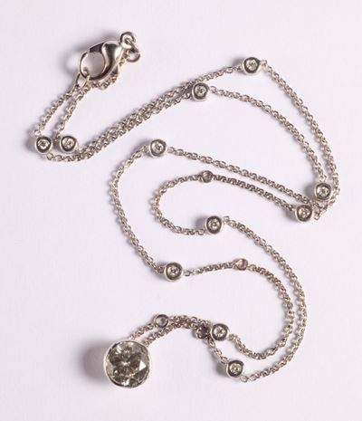 Girocollo Fish Eye e Diamante Centrale di Ct 1,90 Circa