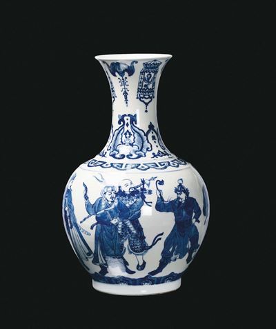Grande Vaso in Porcellana Bianca e Blu Raffigurante Guerrieri, Cina, Dinastia Qing, Marca e del P...
