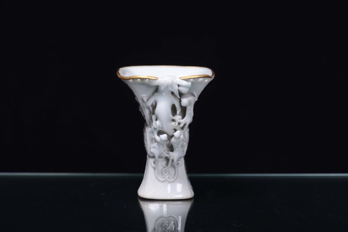Coppa in Porcellana Bianca con Bordo Dorato, Cina, Dinastia Qing, Epoca Qianlong (1736-1795)