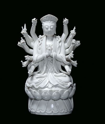 Divinità in Porcellana Blanc De Chine, Dehua, Cina, Dinastia Qing, XIX Secolo