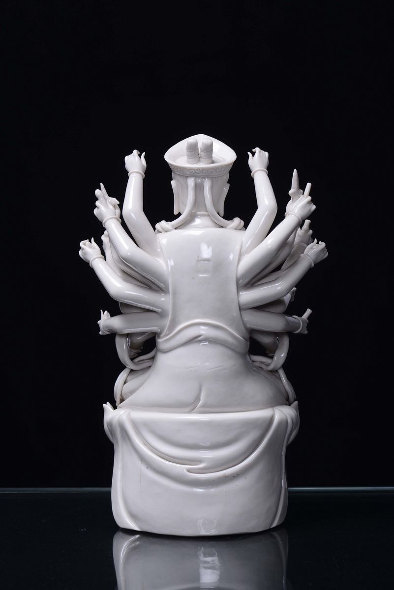 Divinità in Porcellana Blanc De Chine, Dehua, Cina, Dinastia Qing, XIX Secolo