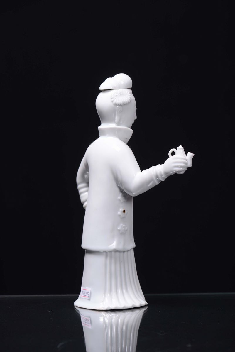 Rara Teiera a Guisa di Figura Orientale in Porcellana Blanc De Chine Dehua, Cina, Dinastia Qing, ...