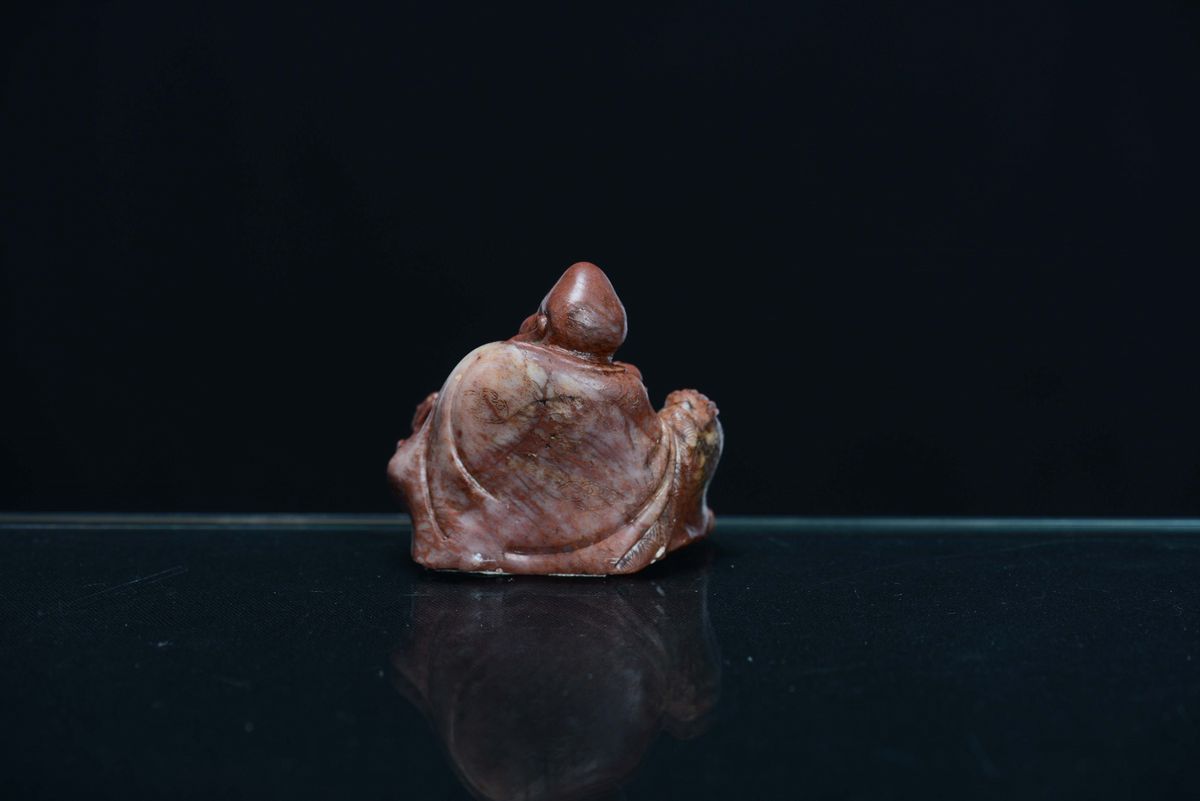 Figura di Saggio con Drago in Saponaria, Cina, Dinastia Qing, XVIII Secolo