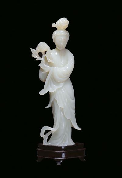Guanyin in Giada Bianca con Fiore di Loto, Cina , XX Secolo