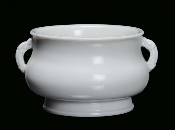 A Blanc de Chine porcelain incense burner, China, Dehua, Qing Dynasty, 18th century, mark