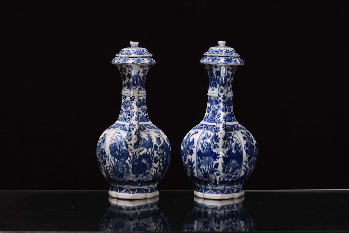 Coppia di Teiere in Porcellana Bianca e Blu, Cina, Dinastia Qing, Periodo Kangxi ( 1662-1722)