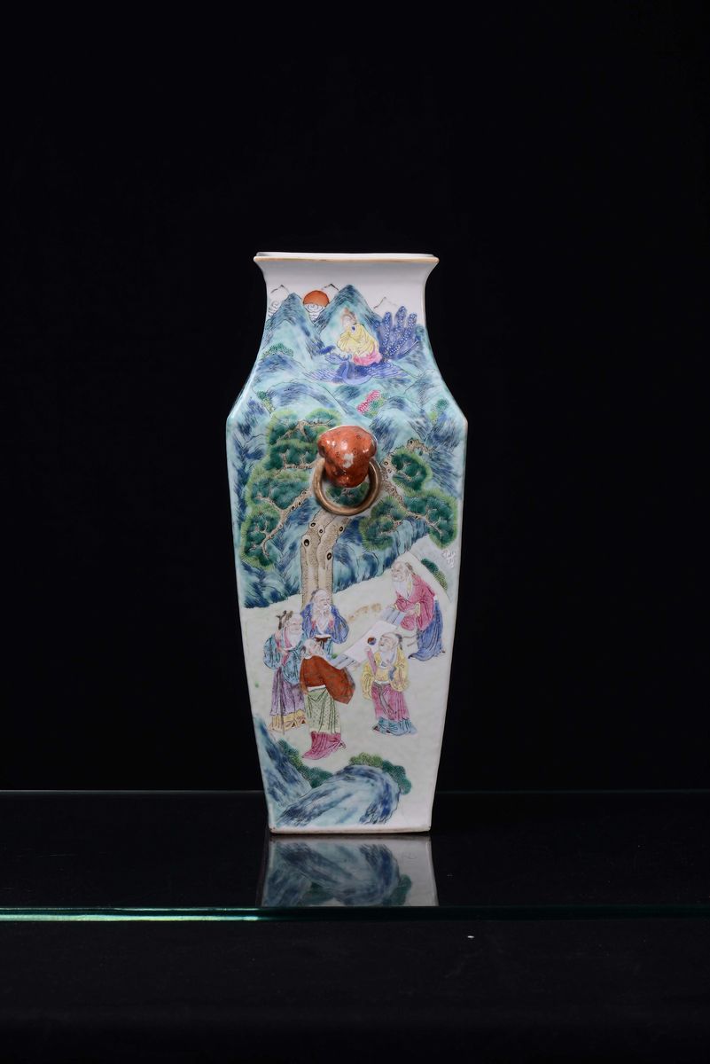 Vaso in Porcellana Policroma Famiglia Rosa con Personaggi, Cina, Dinastia Qing, Periodo Daoguang ...