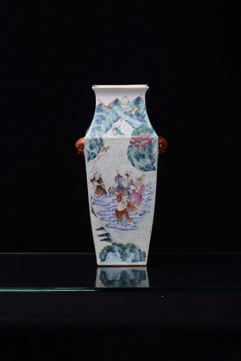 Vaso in Porcellana Policroma Famiglia Rosa con Personaggi, Cina, Dinastia Qing, Periodo Daoguang ...