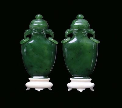 Coppia di Vasetti in Giada Verde Spinacio, Cina XX Secolo