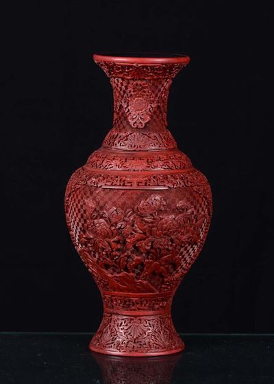 Vaso in Lacca Rossa, Cina XX Secolo