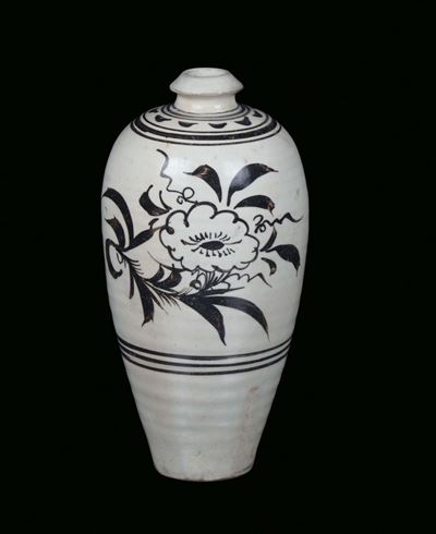 Vaso in Terracotta Decorato Cizhou in Manganese con Fiori, Cina, Probabilmente Periodo Song- Jin,...