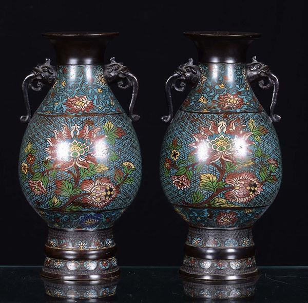 Coppia di vasi in bronzo cloisonne, Cina fine XIX secolo