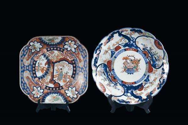 Two large Imari plates with naturalistic decoration and court figures, Japan, Meji Period (1868-1912)
