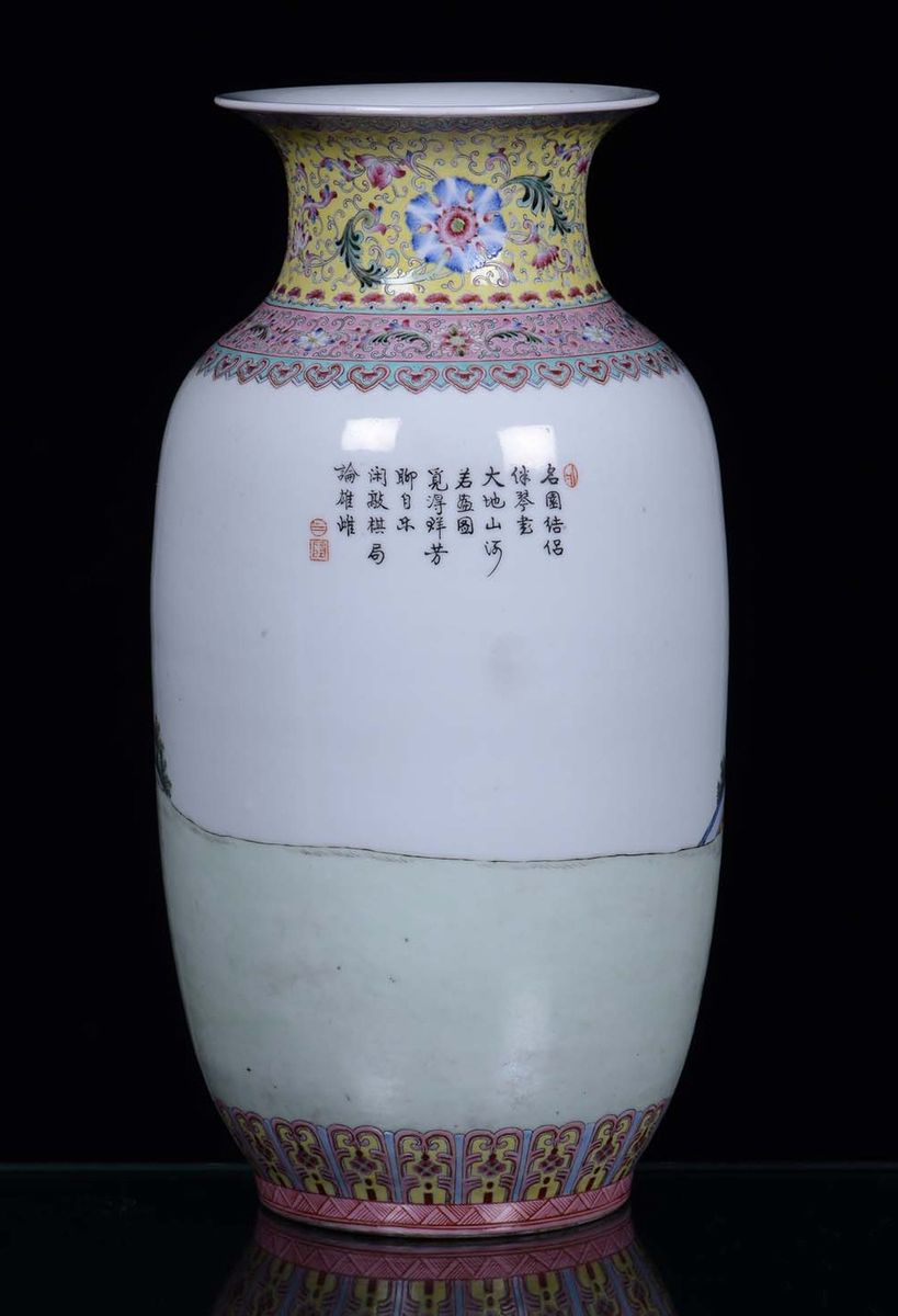 Vaso in Porcellana con Decoro a Figure, Cina Periodo Repubblica