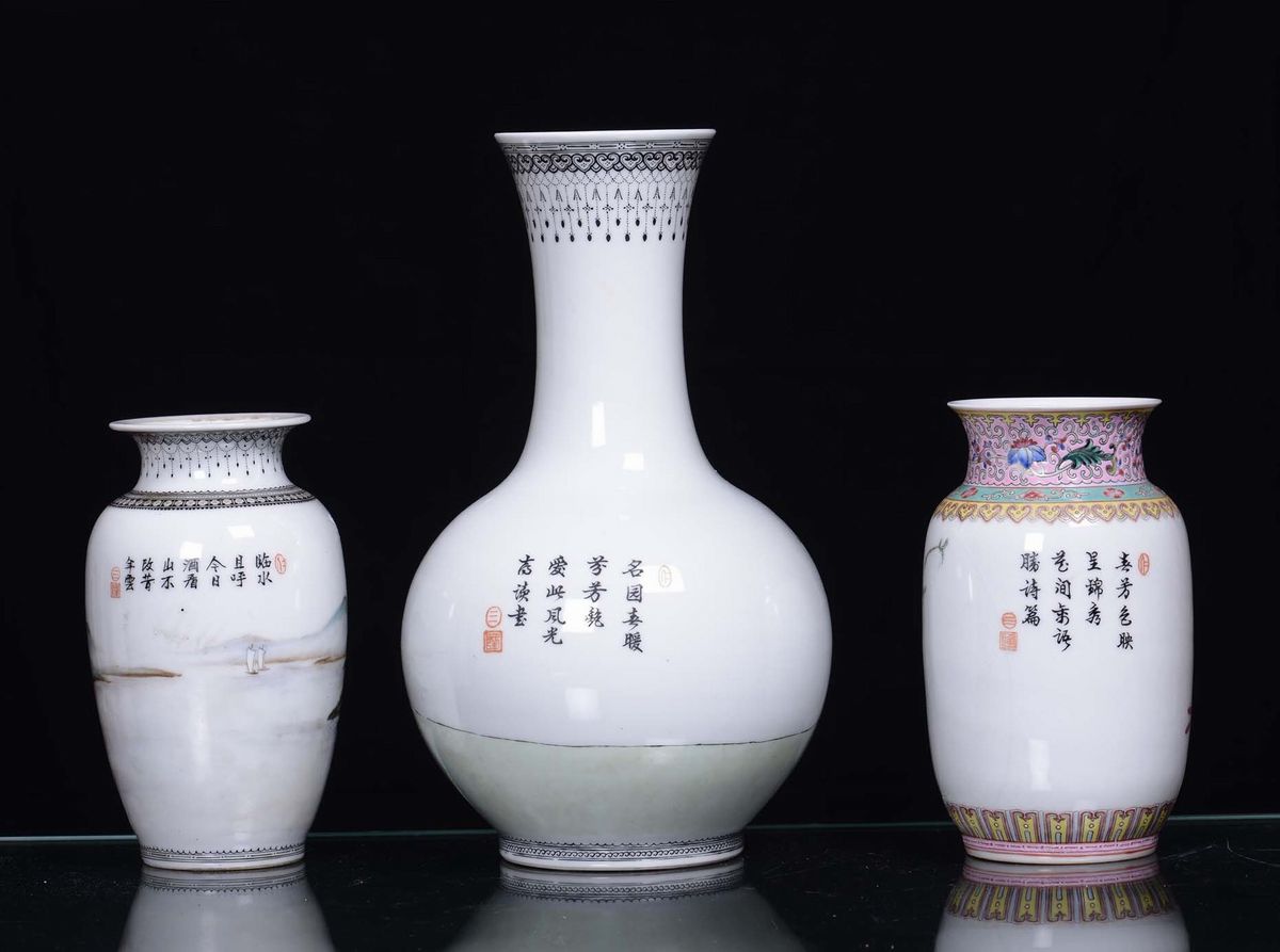 Tre Vasi Diversi in Porcellana, Cina Periodo Repubblica