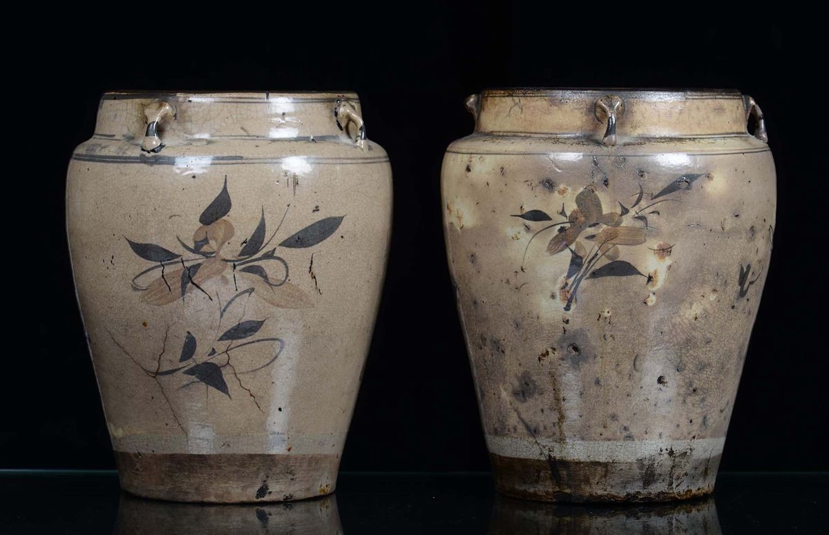 Due Vasi Arcaici in Ceramica