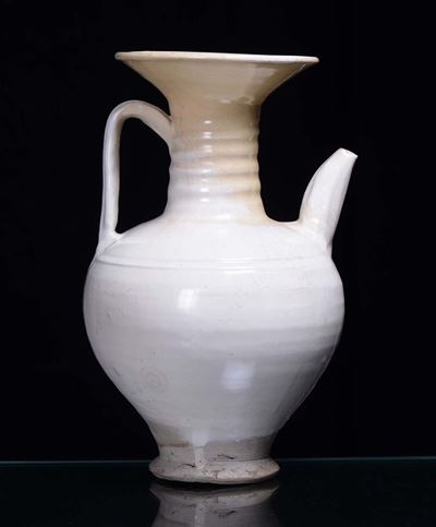 Teiera e Brocca in Ceramica Bianca
