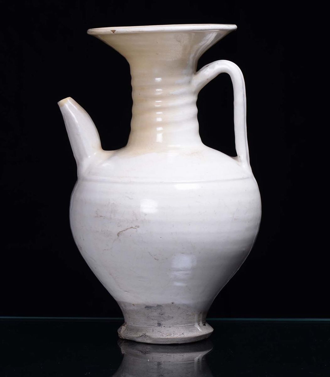 Teiera e Brocca in Ceramica Bianca