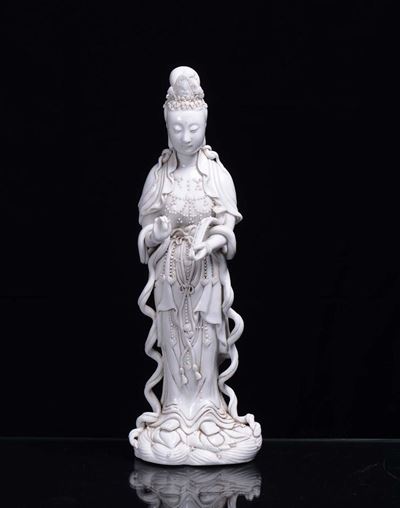Figura di Buddha e di Guanin in Porcellana Blanc De Chine, Cina XX Secolo