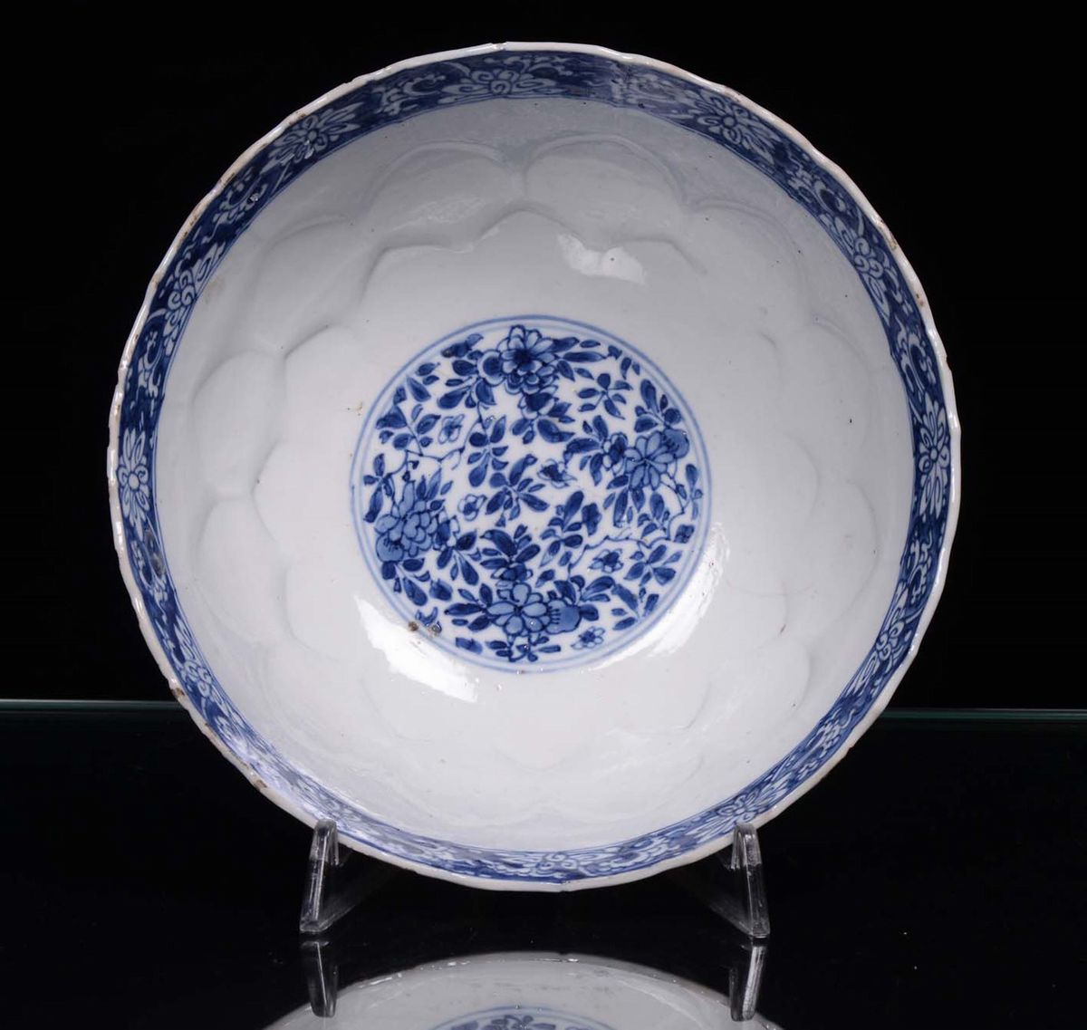 Due Piatti in Porcellana Bianchi e Blu, Cina XIX Secolo