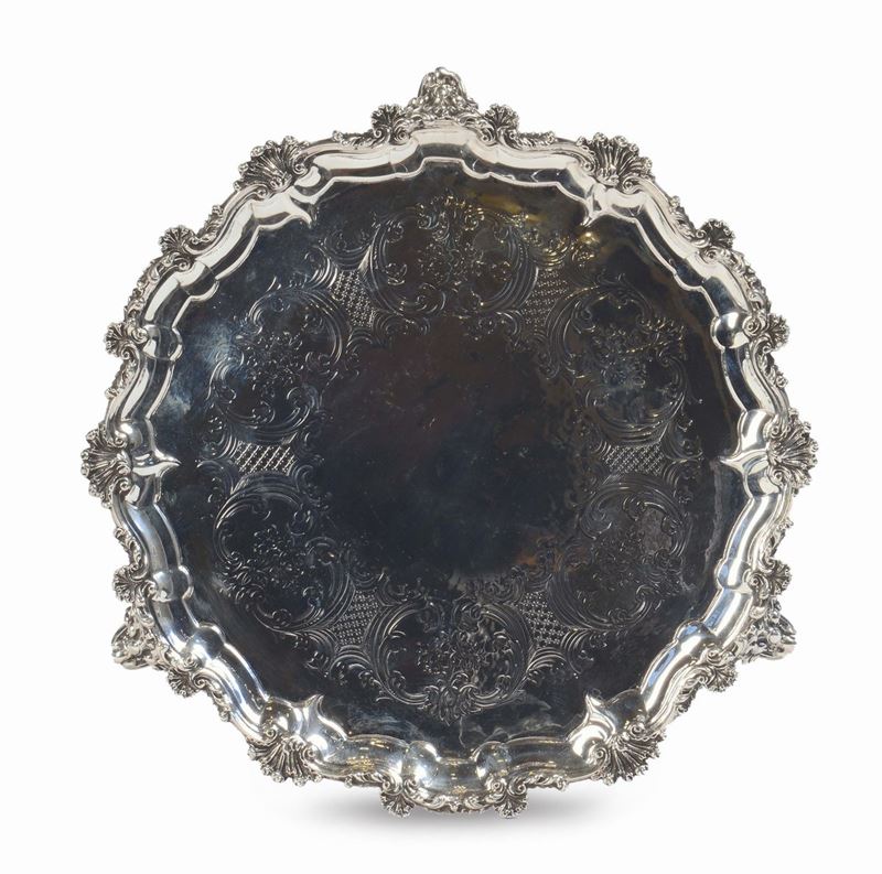 Salver in argento, argentieri James Johnson & John Walker, Londra 1878  - Auction Silver, Ancient and Contemporary Jewels - Cambi Casa d'Aste