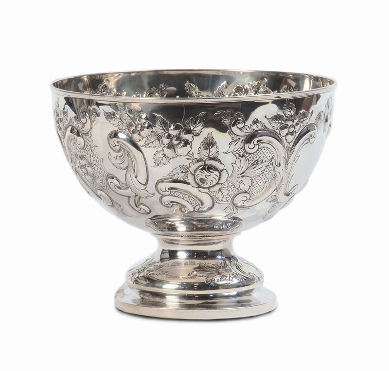 Boule in argento sbalzato, Londra 1888  - Asta Argenti e Gioielli Antichi e Contemporanei - Cambi Casa d'Aste