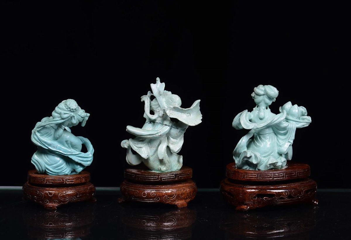 Tre Piccole Figurine in Turchese, Cina XX Secolo
